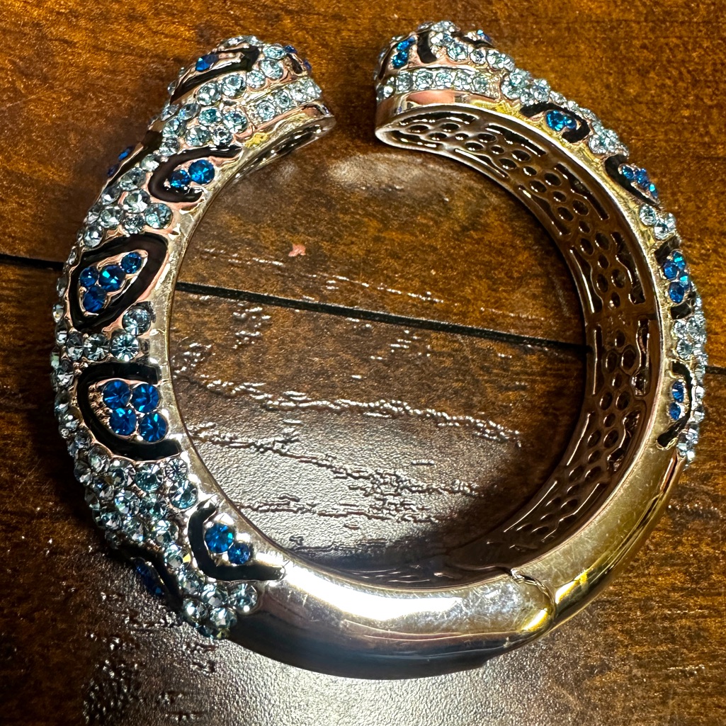 Joan Boyce Blue Animal Print Hinged Bangle Bracelet On Silver Tone Hardware 44$
